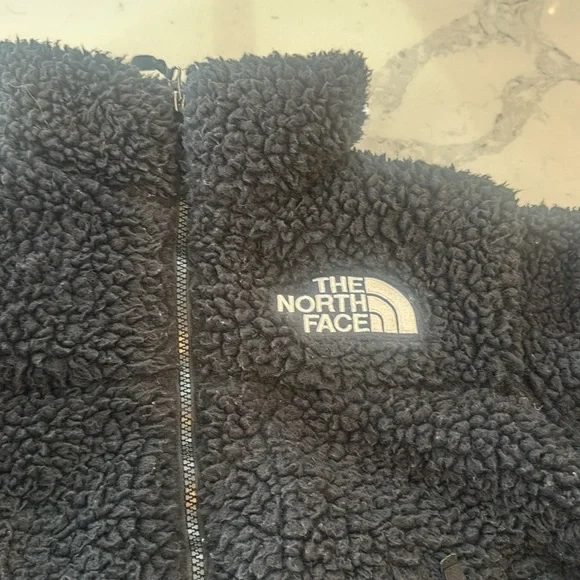The North Face Sherpa Nuptse Jacket - small - Picture 2 of 8